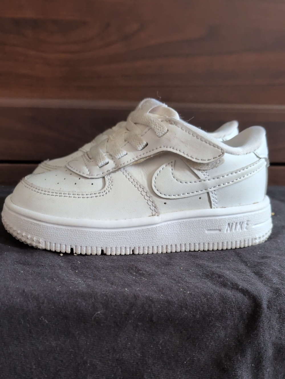 Nike Air Force 1 Crib / Toddler White Sneakers